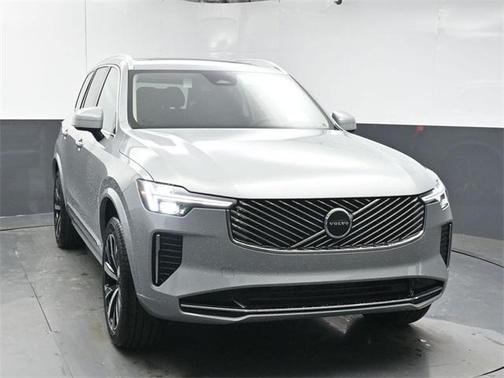 2025 Volvo XC90 B6 Core