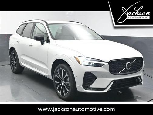 2025 Volvo XC60 B5 Plus