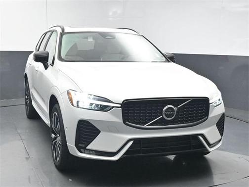 2025 Volvo XC60 B5 Plus
