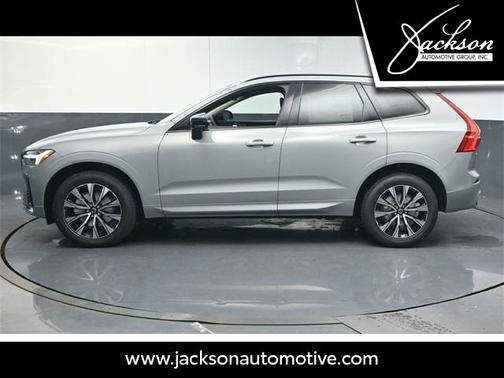 2025 Volvo XC60 B5 Core