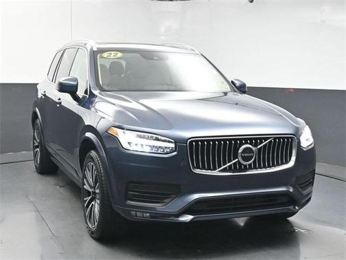 2022 Volvo XC90 T6 Momentum 7 Passenger