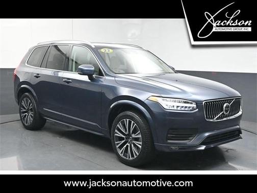 2022 Volvo XC90 T6 Momentum 7 Passenger