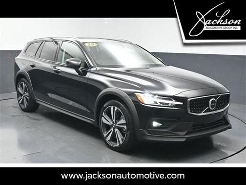 2023 Volvo V60 Cross Country B5 Plus