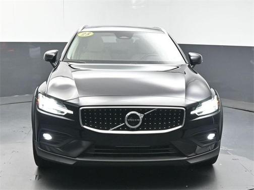 2023 Volvo V60 Cross Country B5 Plus