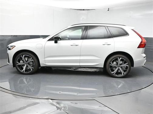 2025 Volvo XC60 Plug-In Hybrid T8 Ultra