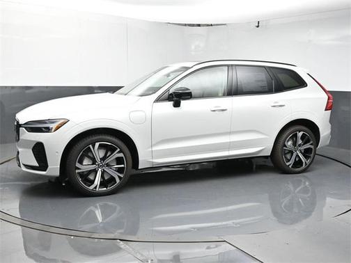 2025 Volvo XC60 Plug-In Hybrid T8 Ultra
