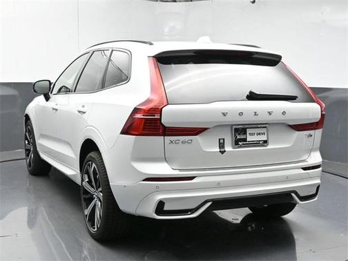 2025 Volvo XC60 Plug-In Hybrid T8 Ultra