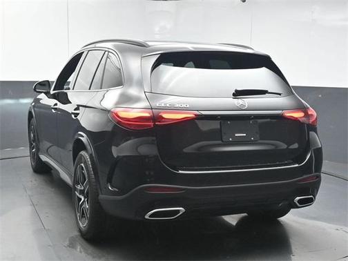 2026 Mercedes-Benz GLC 300 Base