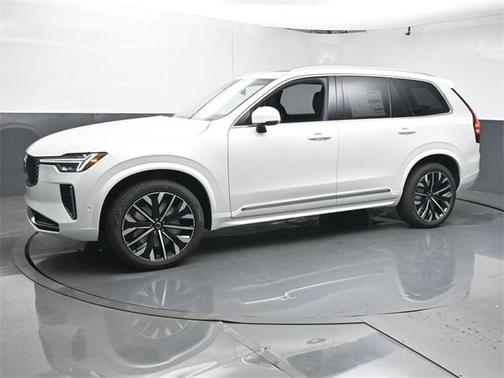 2025 Volvo XC90 B6 Plus 7-Seater