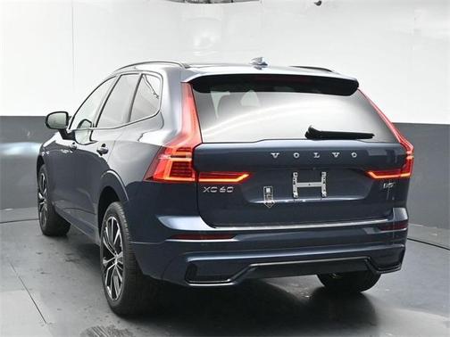 2025 Volvo XC60 B5 Plus