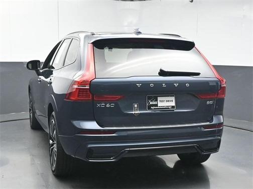 2025 Volvo XC60 B5 Plus