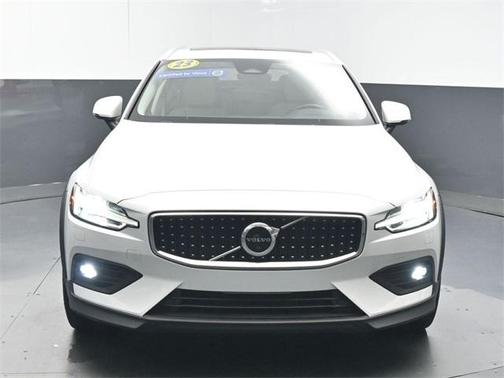 2023 Volvo V60 Cross Country B5 Plus