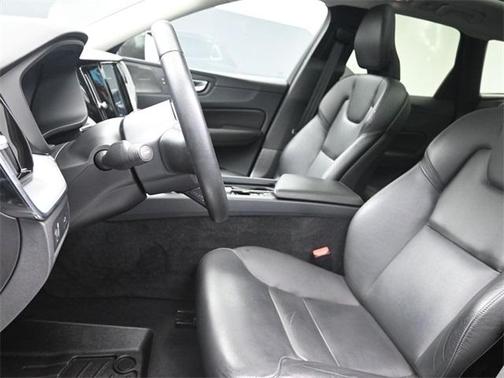 2019 Volvo XC60 T6 Momentum