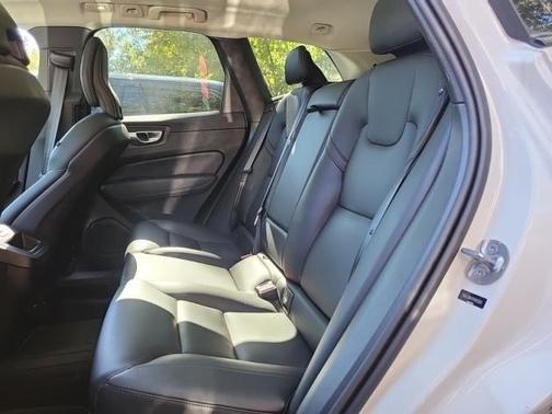 2024 Volvo XC60 B5 Core