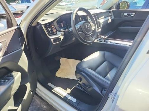 2024 Volvo XC60 B5 Core
