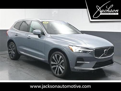 2023 Volvo XC60 B5 Ultimate Bright Theme