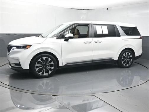 2024 Kia Carnival EX