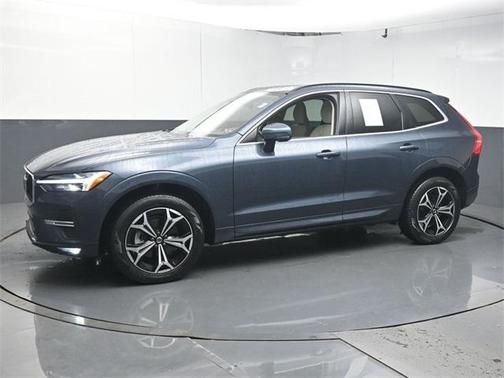 2022 Volvo XC60 B5 Momentum