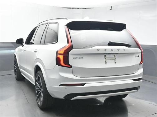 2026 Volvo XC90 B6 Ultra Dark Theme 7-Seater