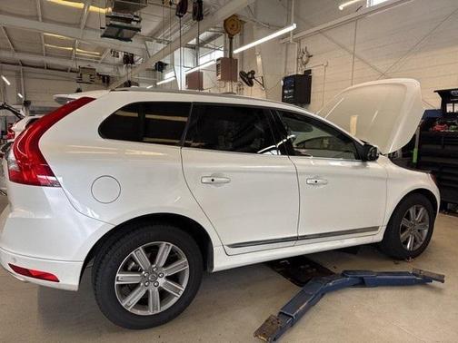2017 Volvo XC60 T5 Inscription