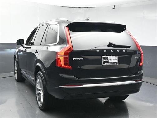 2025 Volvo XC90 B5 Ultra