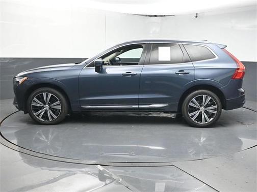 2023 Volvo XC60 B5 Plus Bright Theme