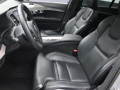 2023 Volvo XC90 B6 Ultimate 7-Seater