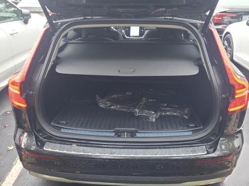 2024 Volvo V60 Cross Country B5 Plus