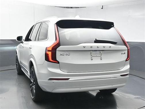2026 Volvo XC90 B6 Plus 6-Seater