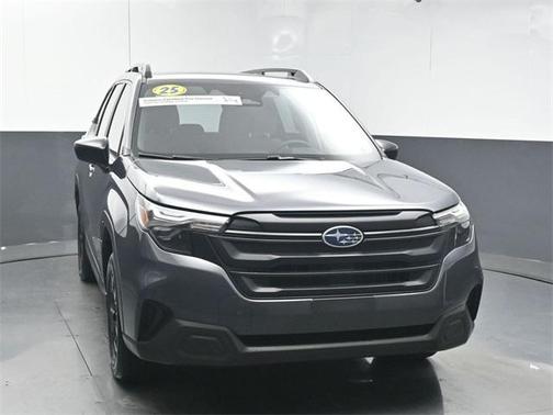 2025 Subaru Forester Base