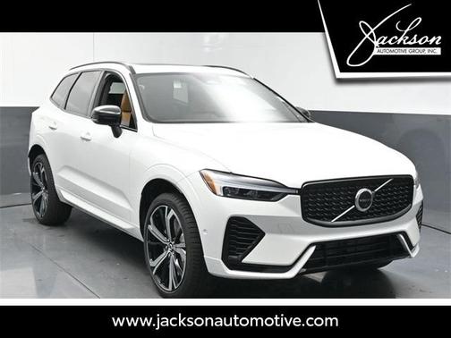 2025 Volvo XC60 Plug-In Hybrid T8 Ultra