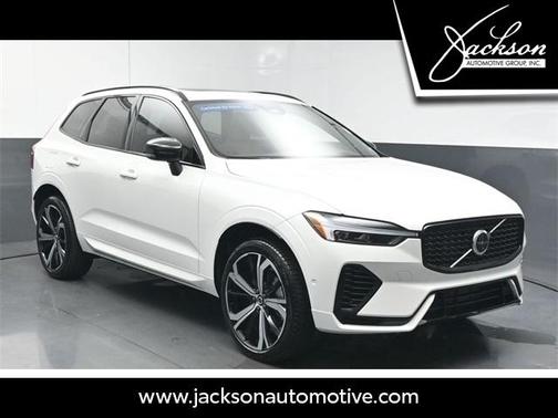 2025 Volvo XC60 Plug-In Hybrid T8 Ultra