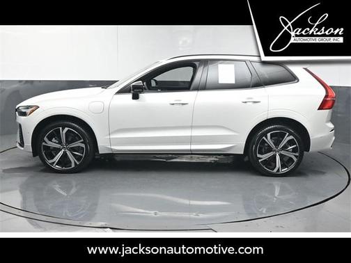 2025 Volvo XC60 Plug-In Hybrid T8 Ultra