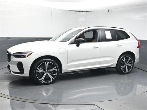 2025 Volvo XC60 Plug-In Hybrid T8 Ultra