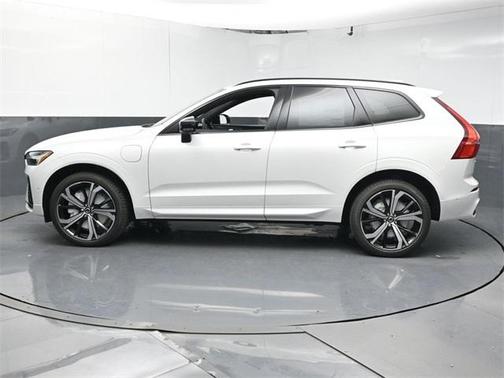 2025 Volvo XC60 Plug-In Hybrid T8 Ultra