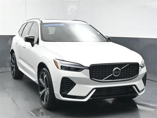 2025 Volvo XC60 Plug-In Hybrid T8 Ultra
