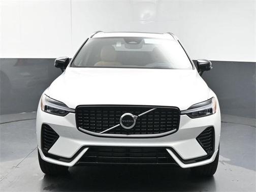 2025 Volvo XC60 Plug-In Hybrid T8 Ultra