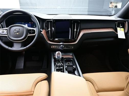 2025 Volvo XC60 Plug-In Hybrid T8 Ultra