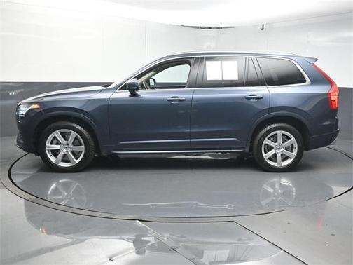 2021 Volvo XC90 T5 Momentum 7 Passenger