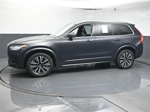 2022 Volvo XC90 T5 Momentum 7 Passenger