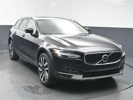 2026 Volvo V90 Cross Country B6 Ultra