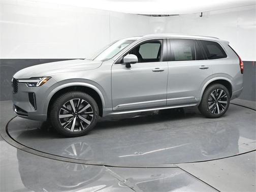2025 Volvo XC90 B5 Core