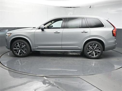 2025 Volvo XC90 B5 Core