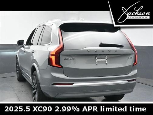 2025 Volvo XC90 B5 Core