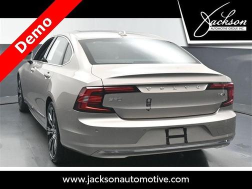 2025 Volvo S90 B6 Plus