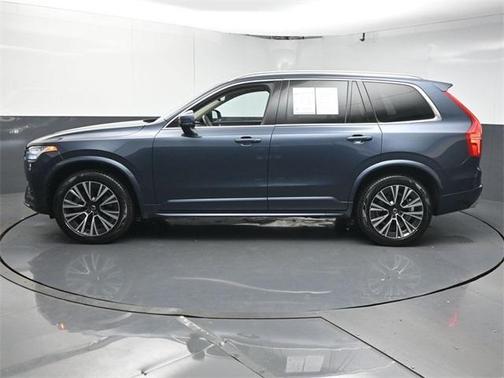 2021 Volvo XC90 T6 Momentum 7 Passenger