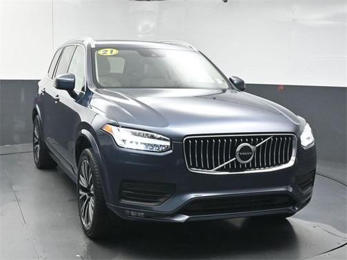 2021 Volvo XC90 T6 Momentum 7 Passenger
