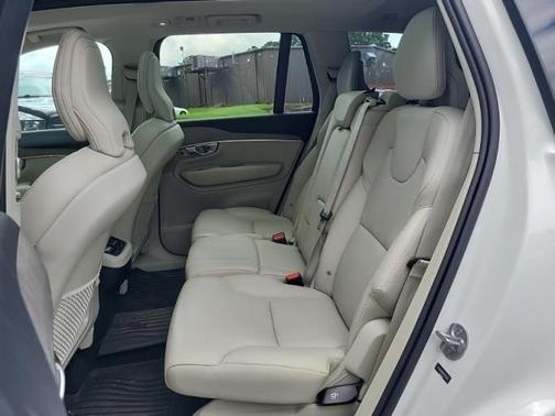 2024 Volvo XC90 B6 Plus Bright Theme 7-Seater