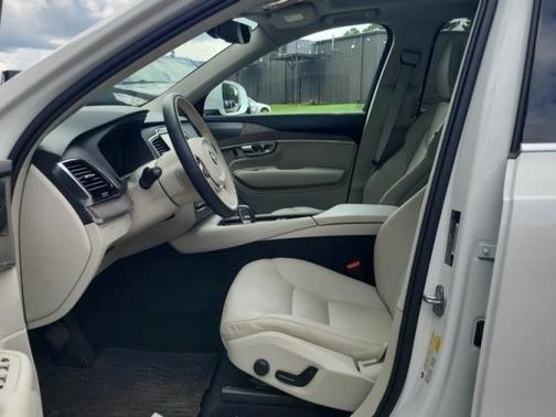 2024 Volvo XC90 B6 Plus Bright Theme 7-Seater