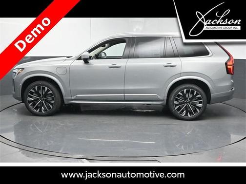 2025 Volvo XC90 Plug-In Hybrid T8 Ultra 7-Seater